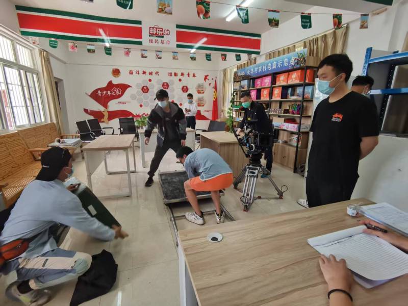 追星女孩心理学分析报告：邕宁区广告片拍摄公司揭秘饭圈应援式传播逻辑